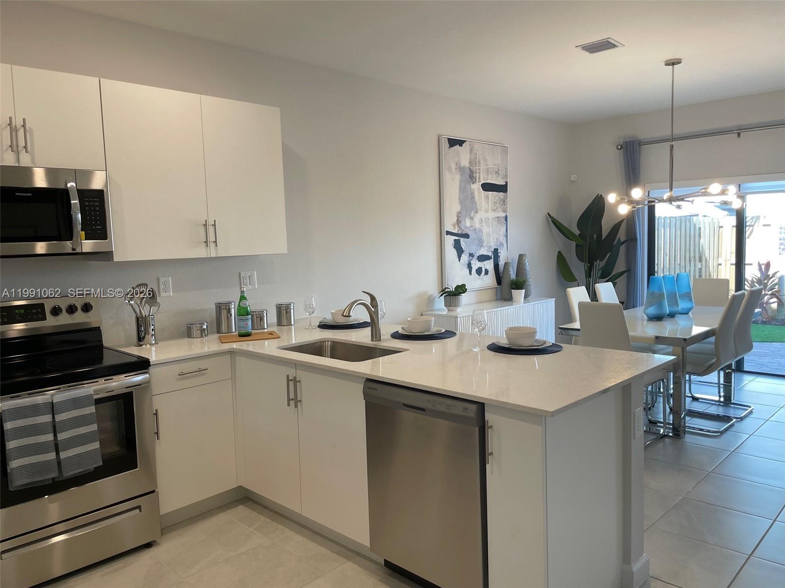 PINE VISTA - Residential