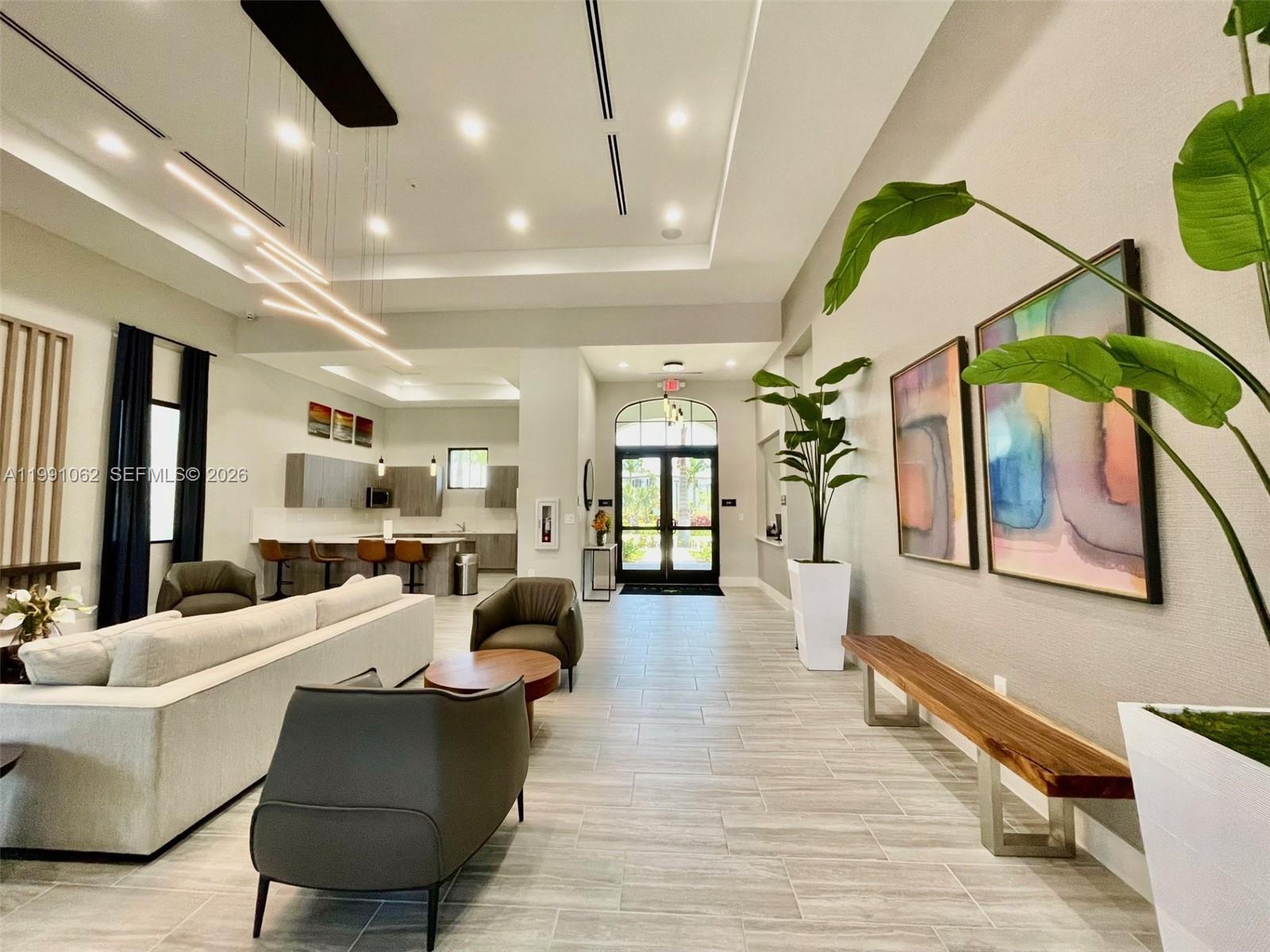 PINE VISTA - Residential