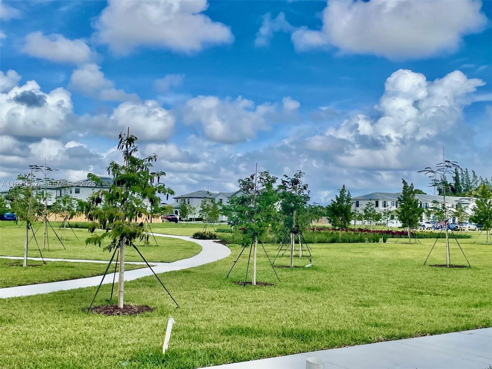 PINE VISTA - Residential