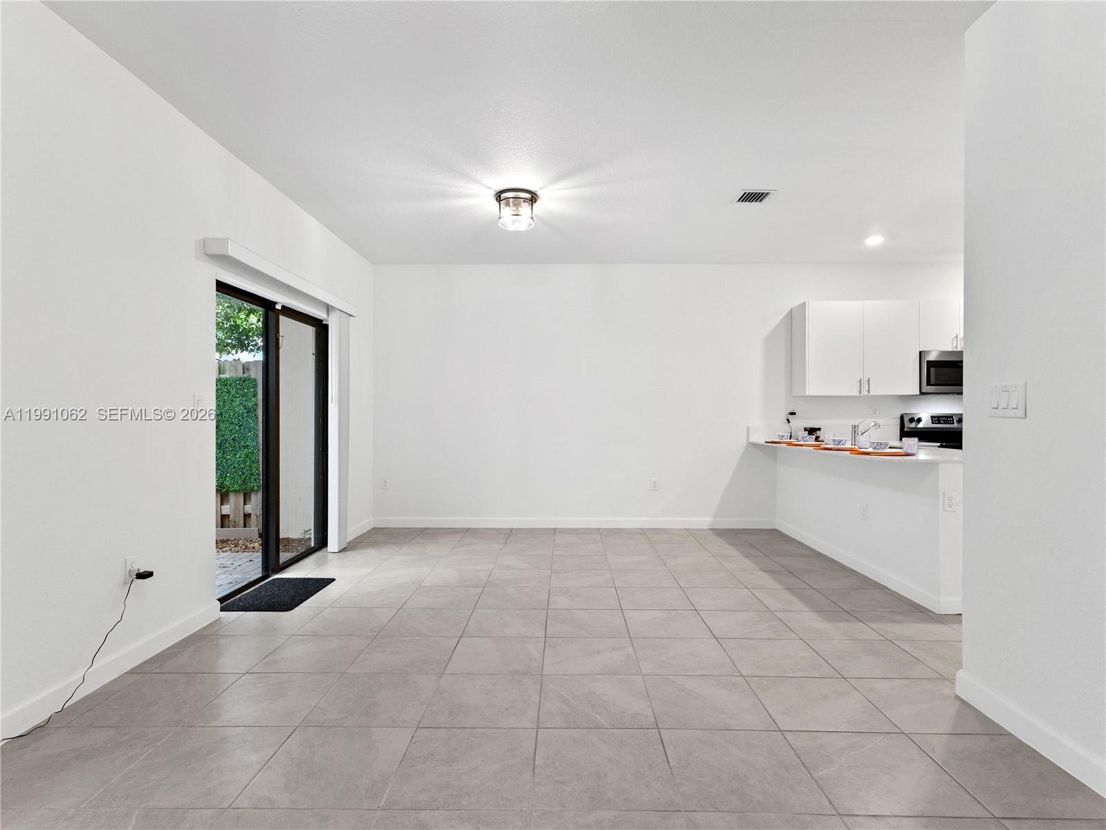PINE VISTA - Residential