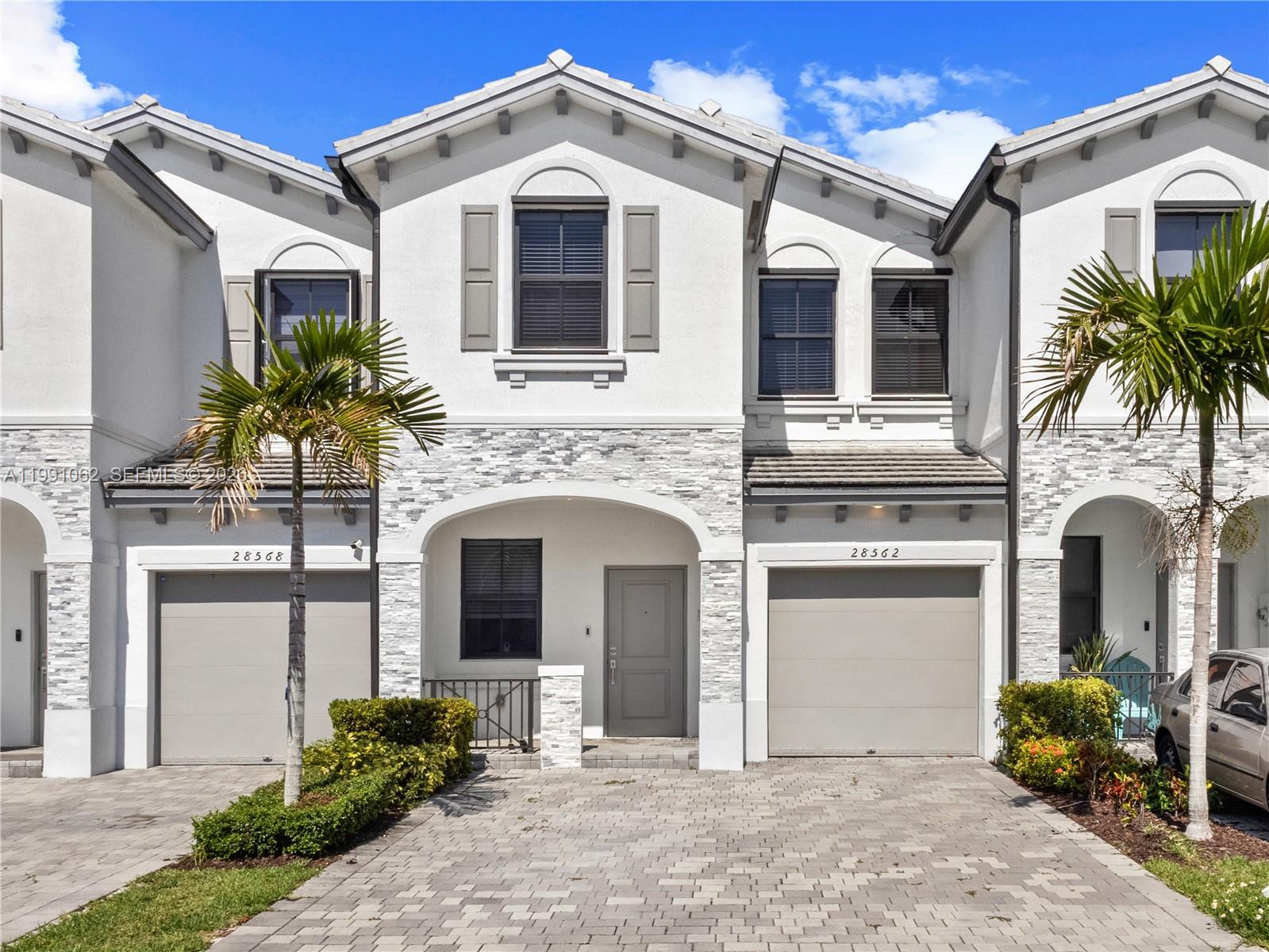 PINE VISTA - Residential