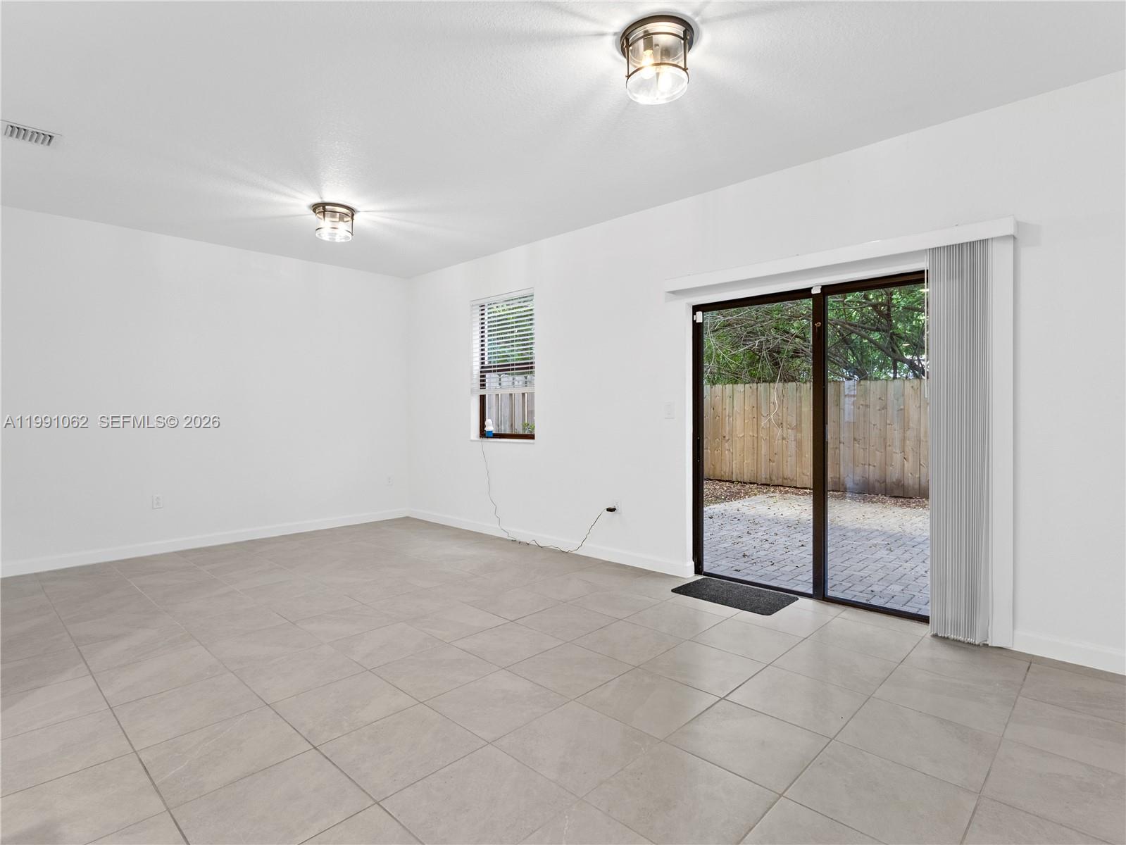PINE VISTA - Residential