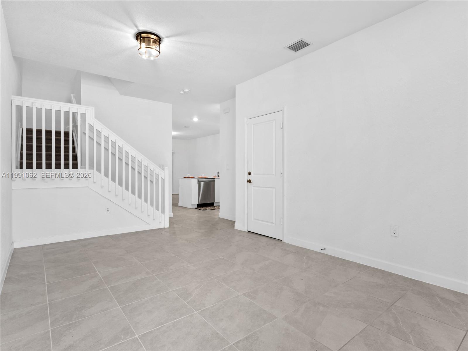 PINE VISTA - Residential