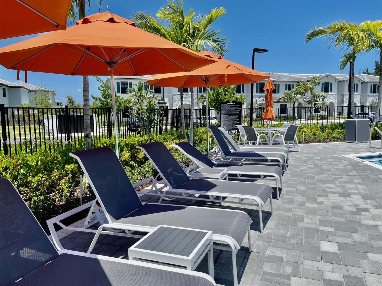 PINE VISTA - Residential