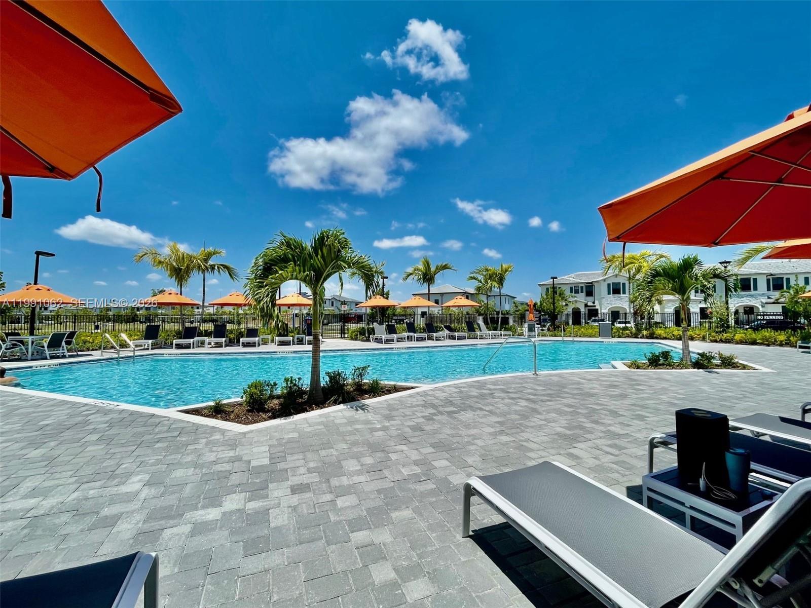 PINE VISTA - Residential