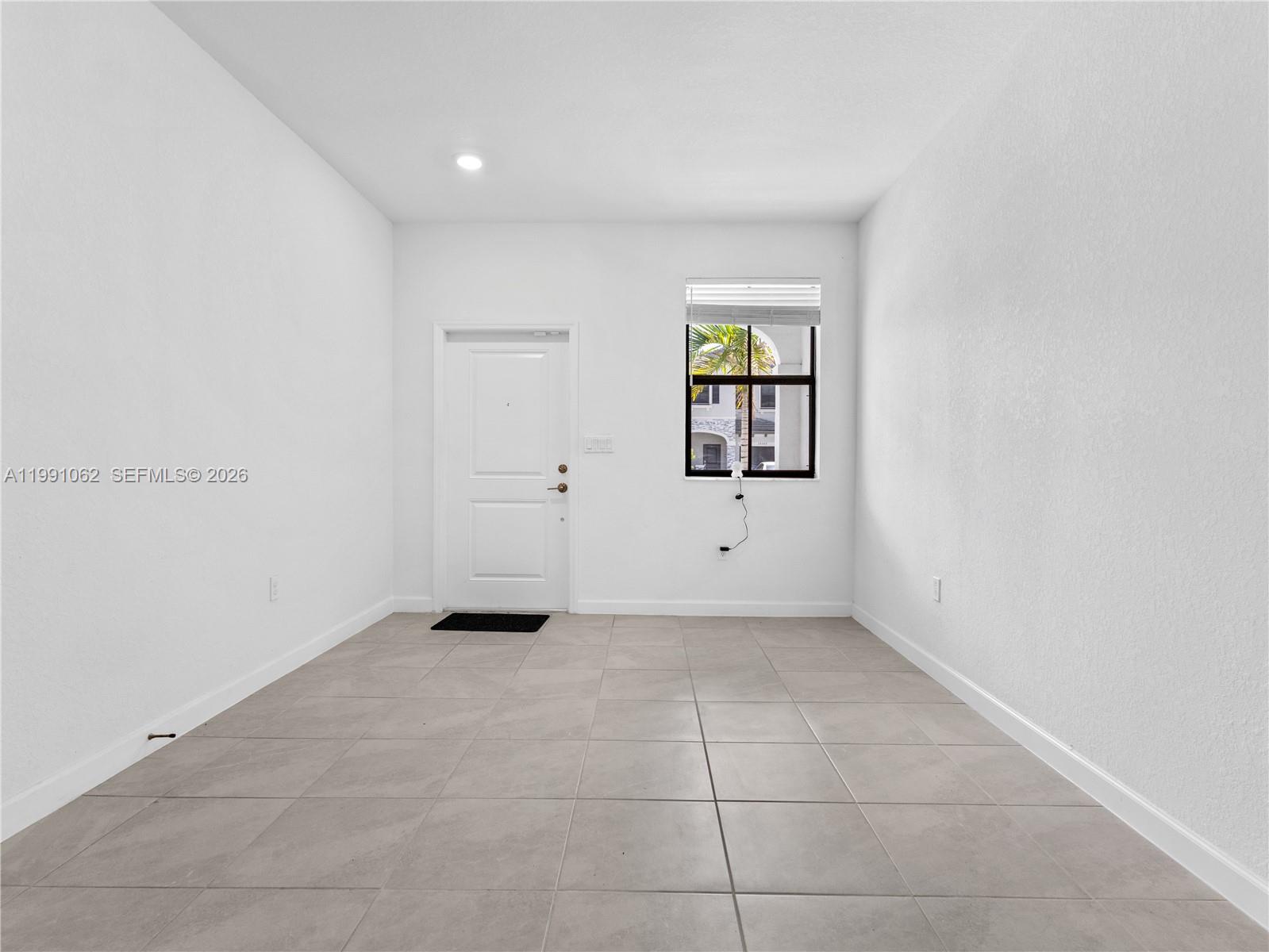 PINE VISTA - Residential