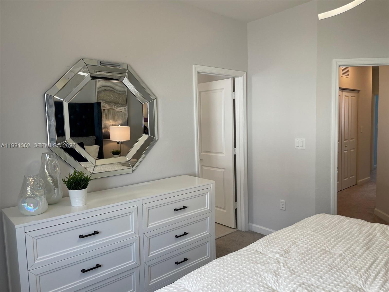 PINE VISTA - Residential