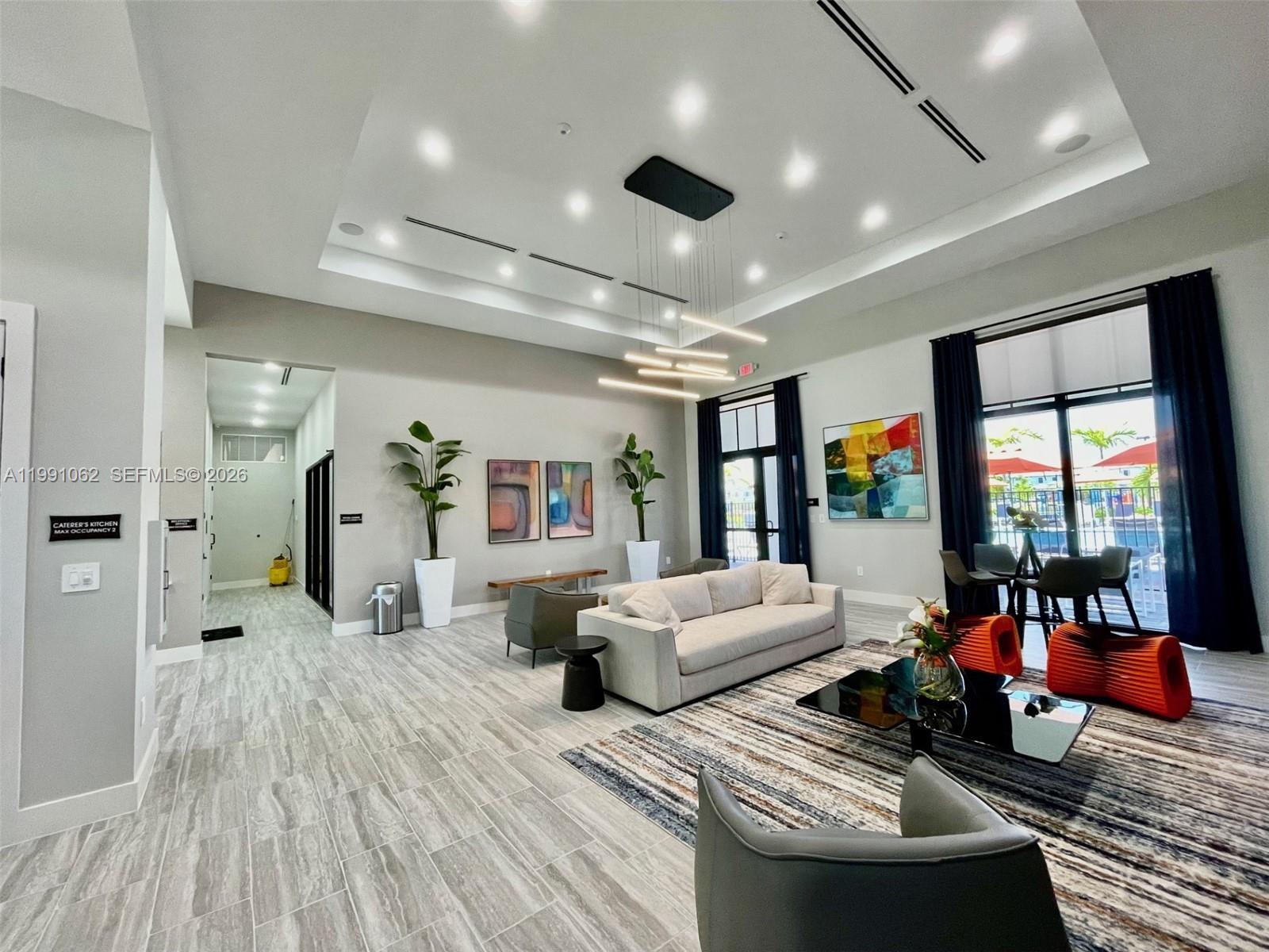 PINE VISTA - Residential