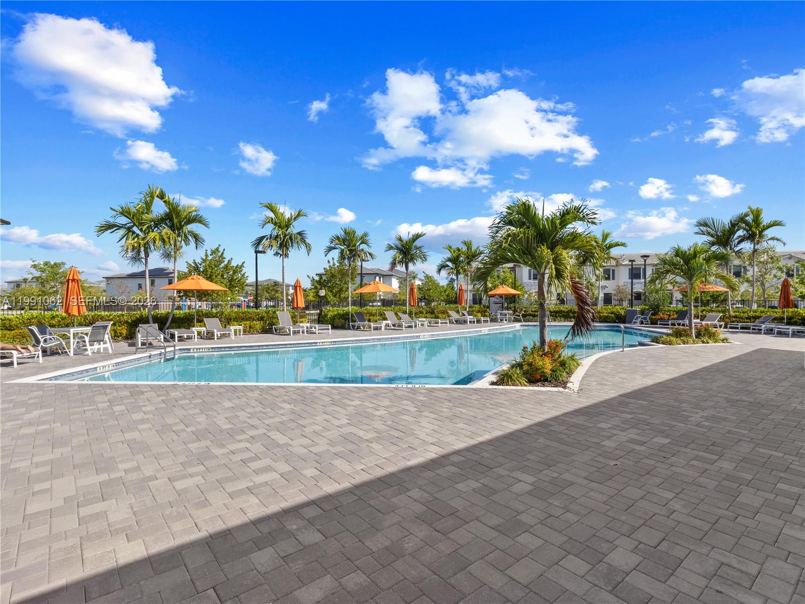 PINE VISTA - Residential