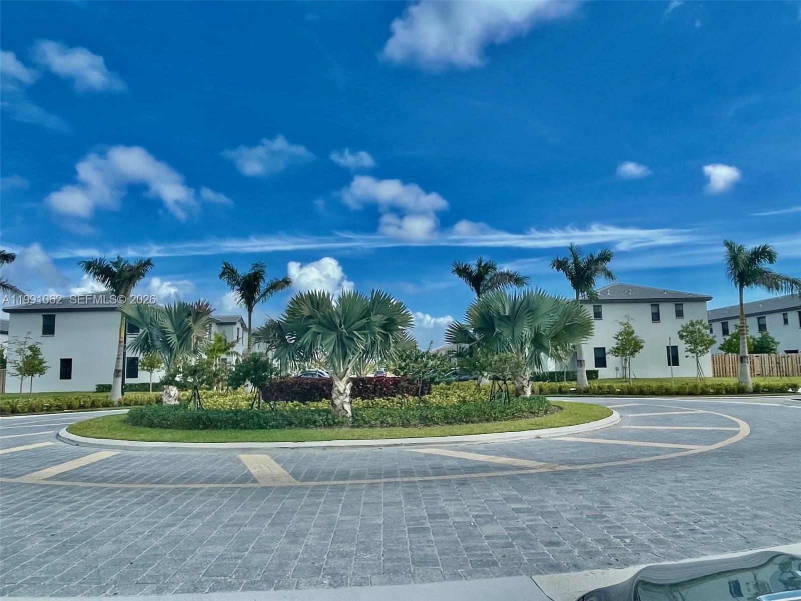 PINE VISTA - Residential