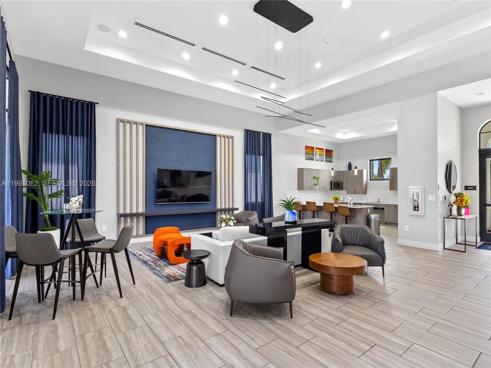 PINE VISTA - Residential