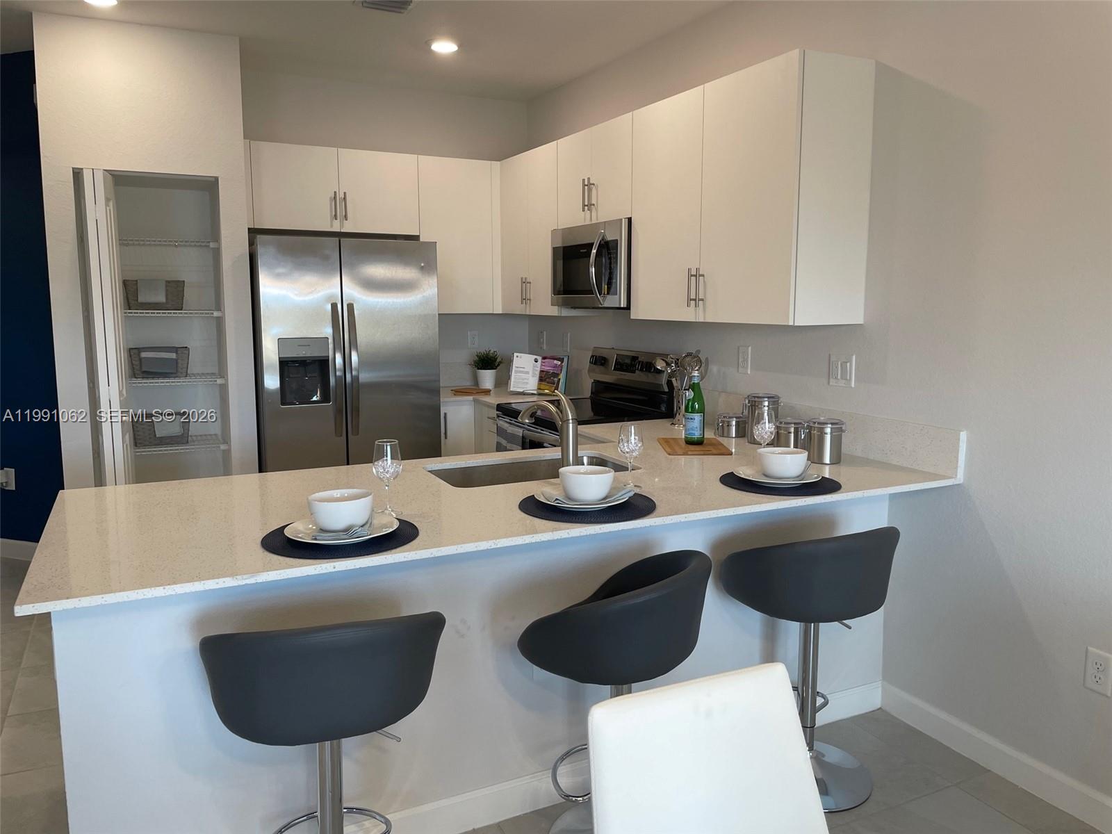 PINE VISTA - Residential