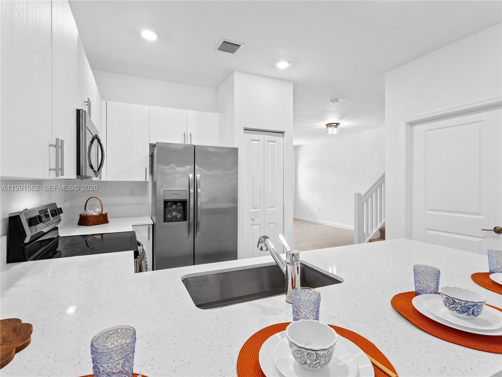 PINE VISTA - Residential