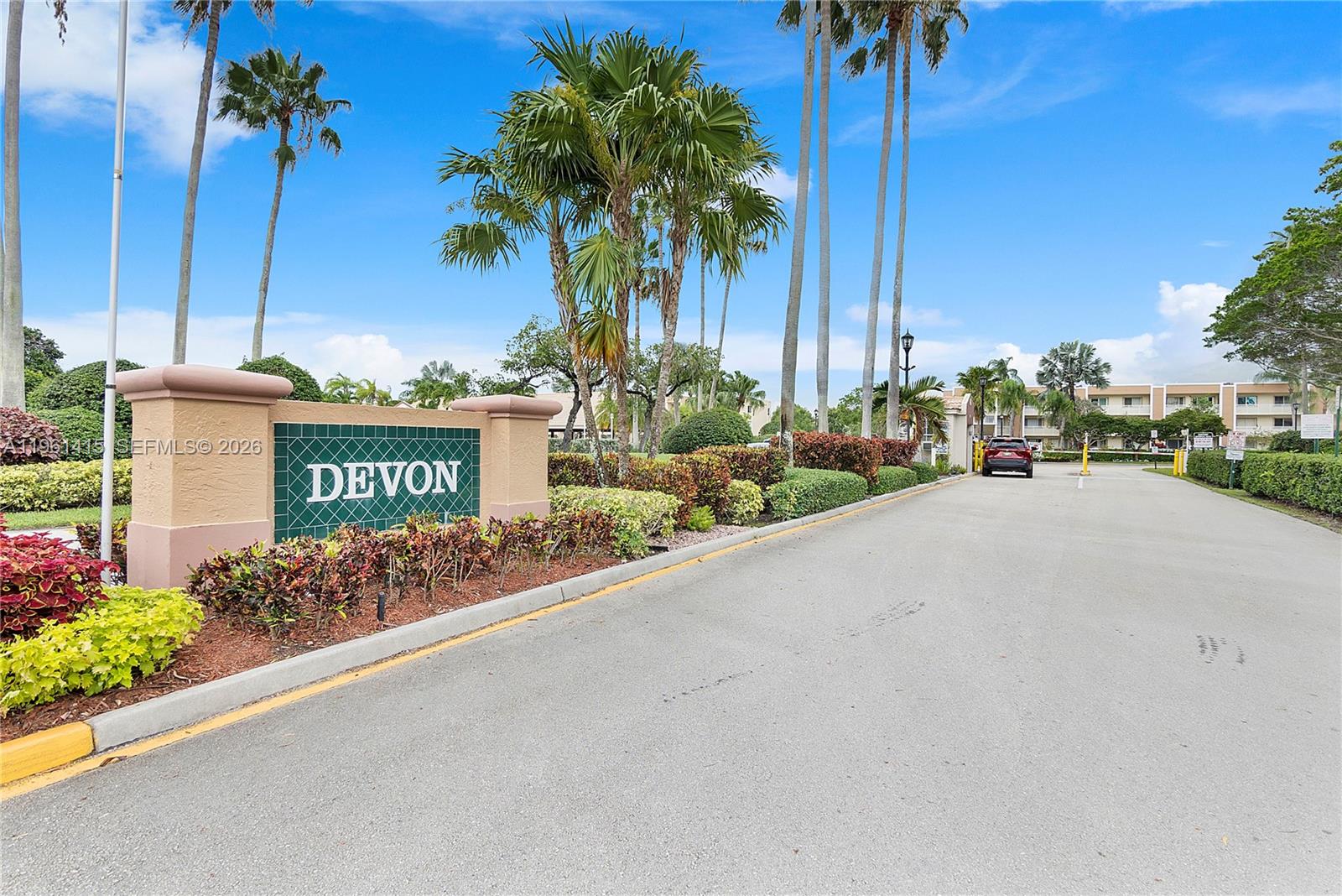 DEVON CONDOMINIUM G - Residential