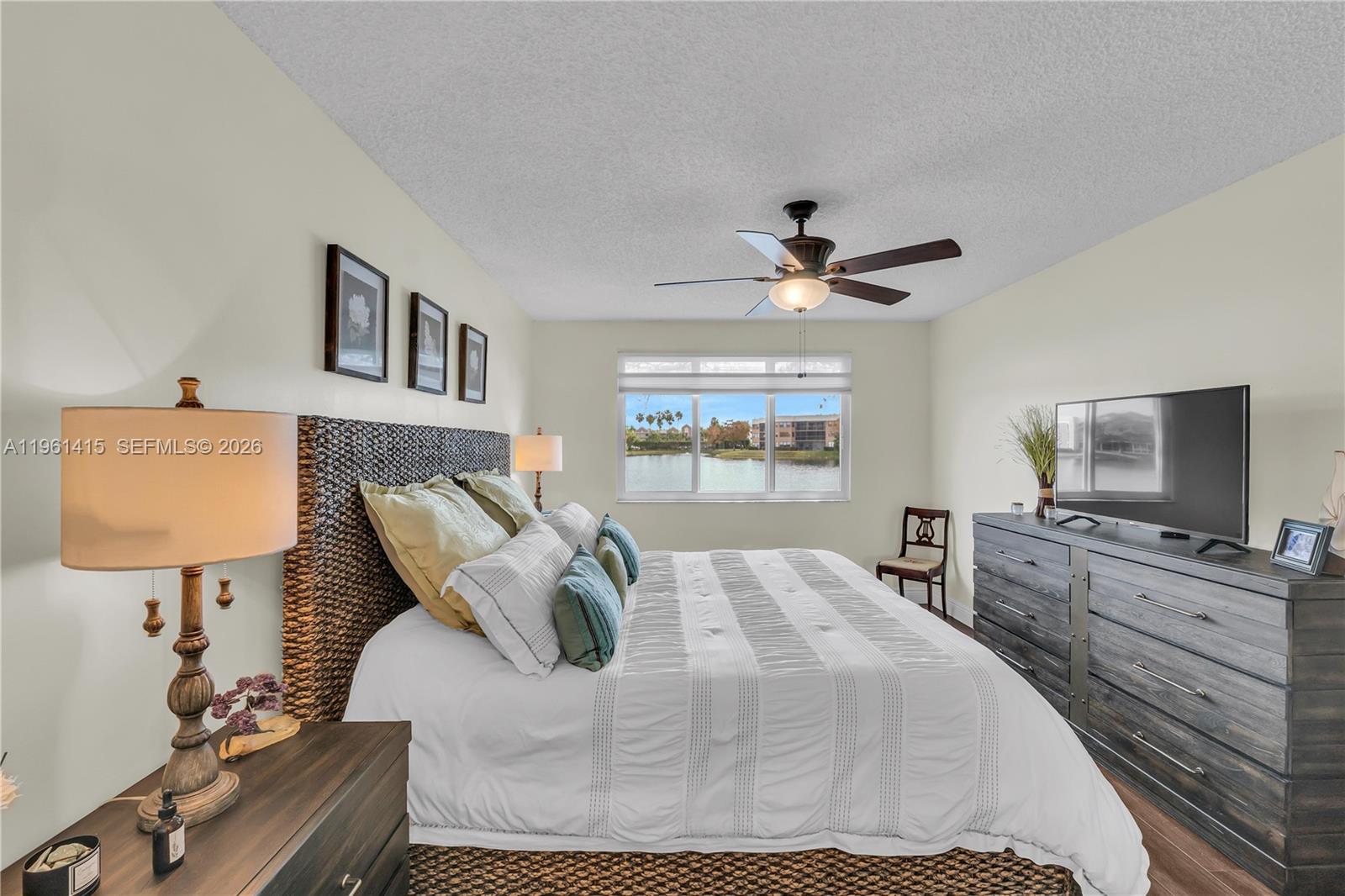 DEVON CONDOMINIUM G - Residential