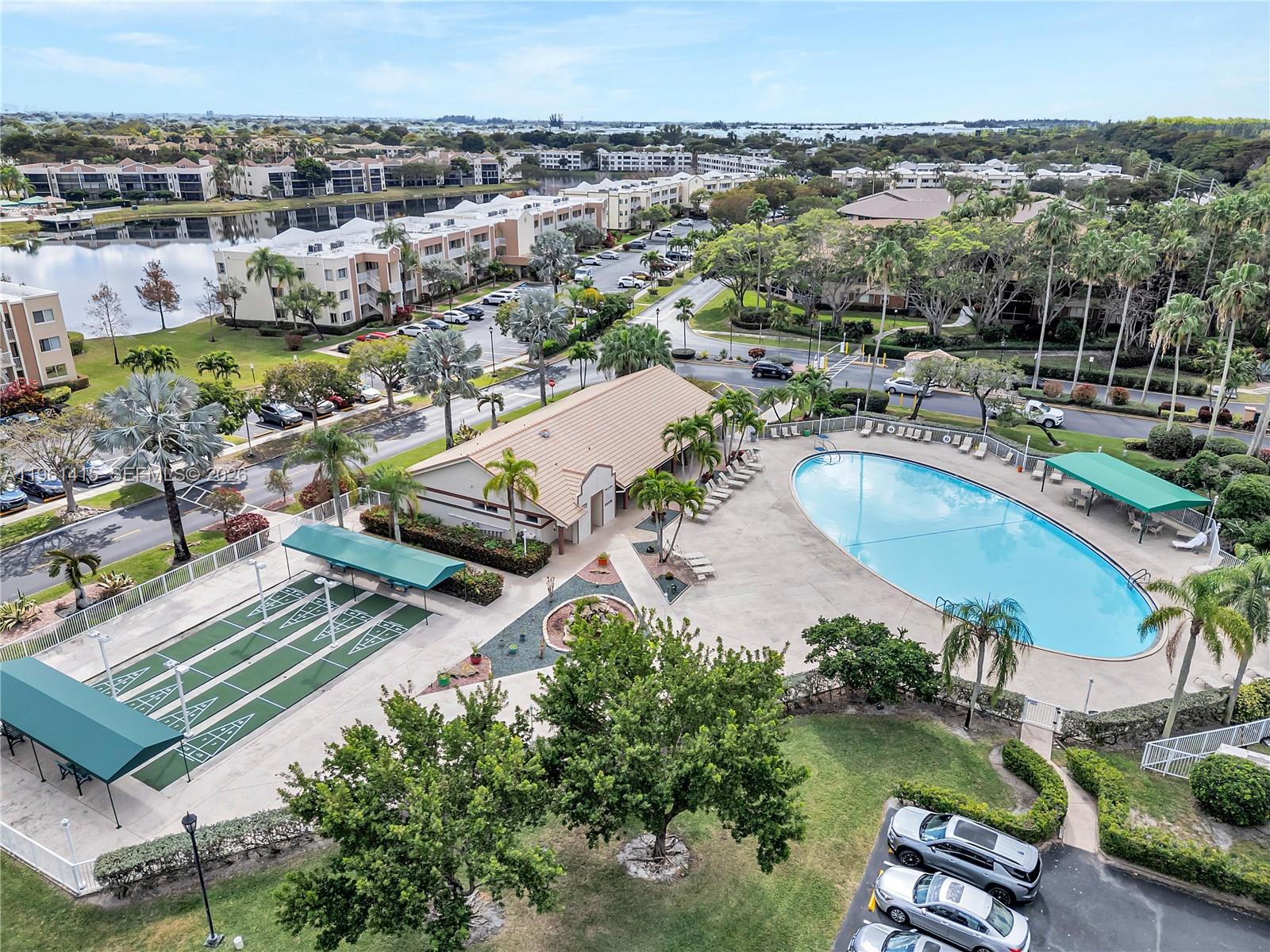 DEVON CONDOMINIUM G - Residential