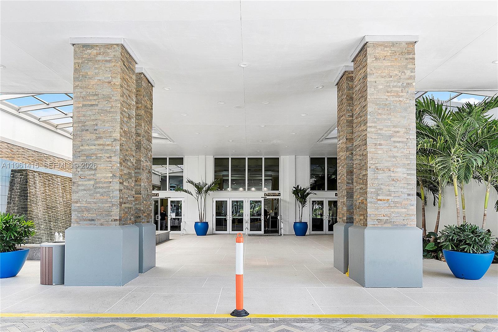 DEVON CONDOMINIUM G - Residential