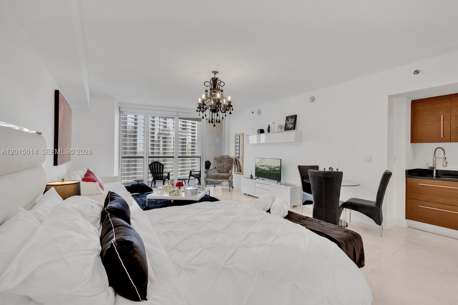 ICONBRICKELL CONDO NO 1 - Residential Lease