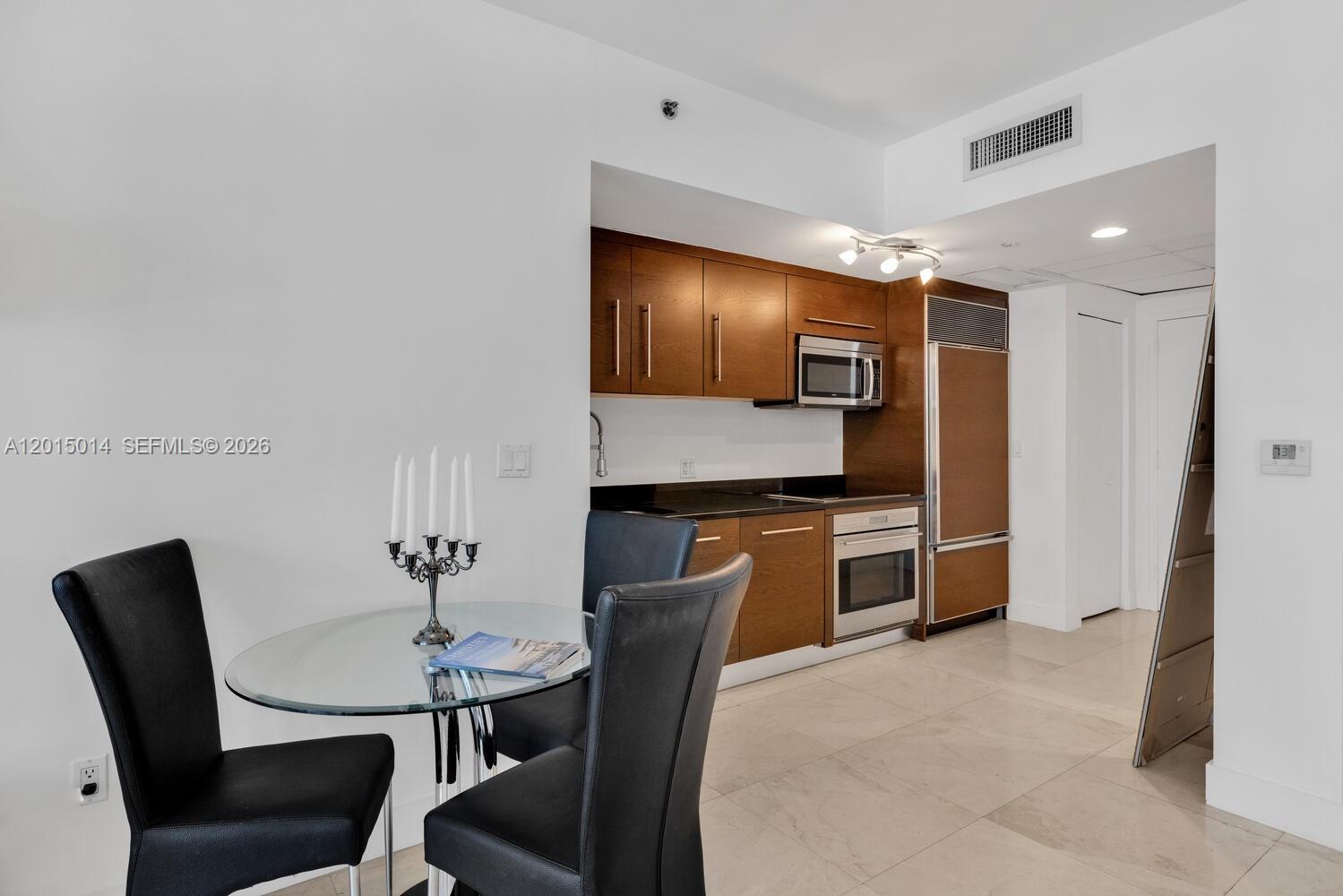 ICONBRICKELL CONDO NO 1 - Residential Lease