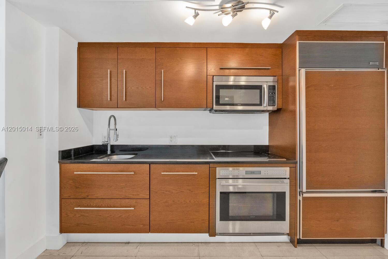 ICONBRICKELL CONDO NO 1 - Residential Lease