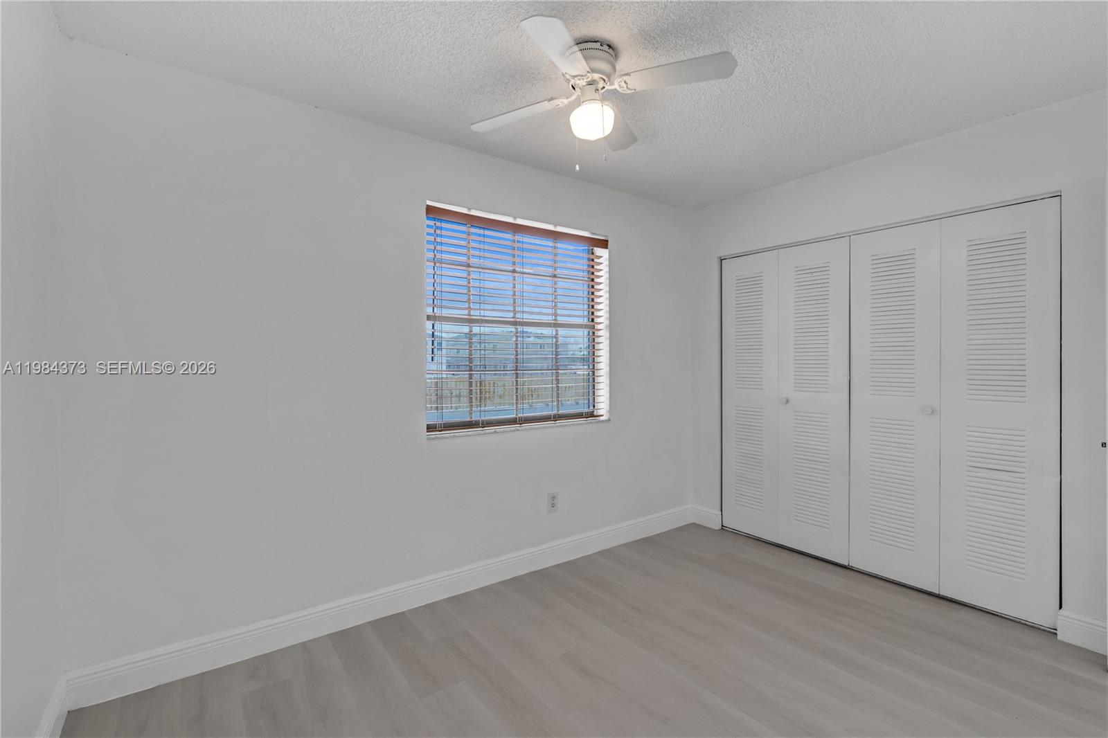 LAKESHORE CONDO #5 - Residential