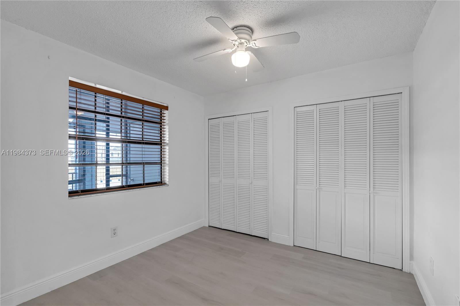 LAKESHORE CONDO #5 - Residential