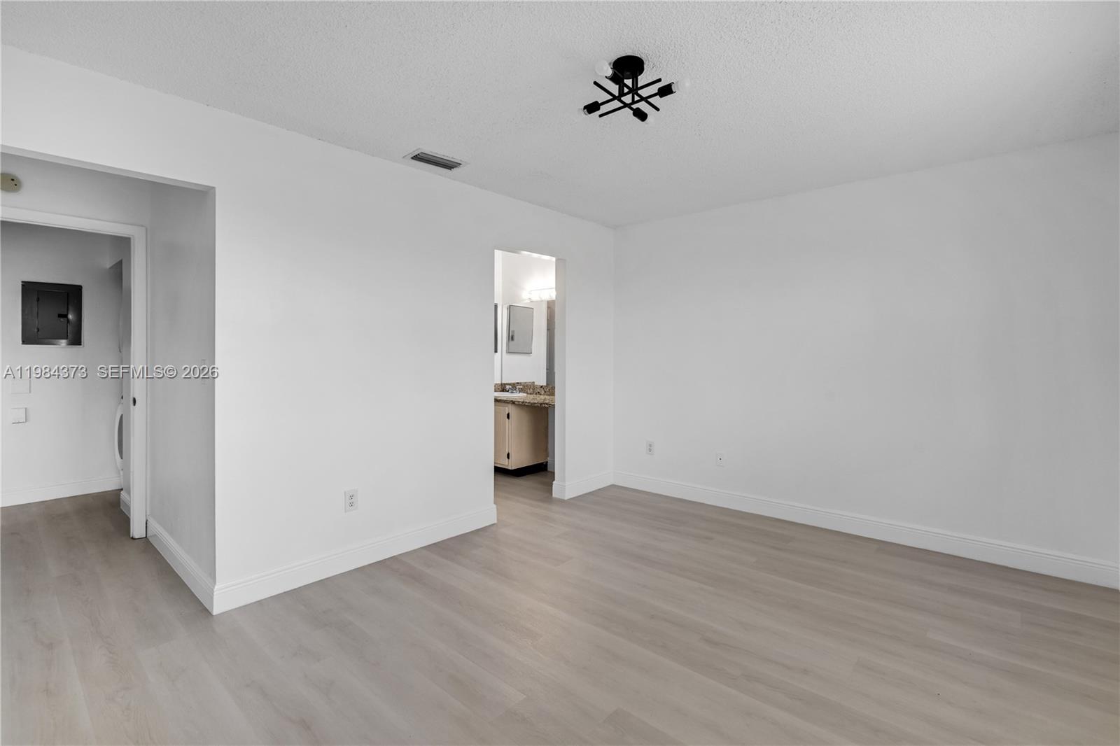 LAKESHORE CONDO #5 - Residential