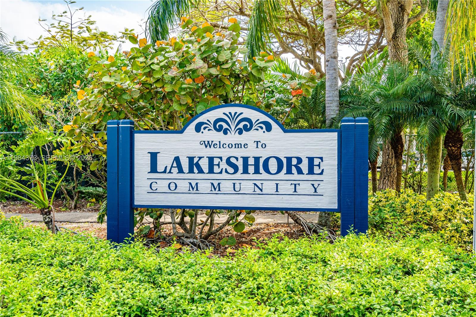 LAKESHORE CONDO #5 - Residential