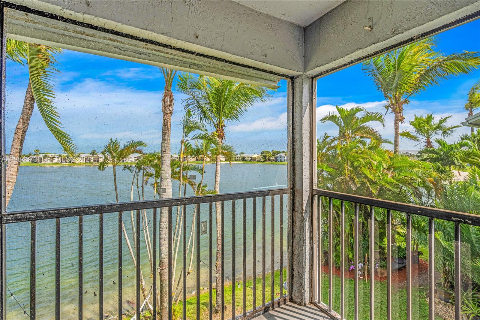 LAKESHORE CONDO #5 - Residential