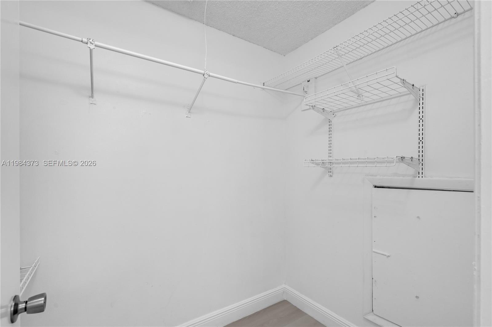 LAKESHORE CONDO #5 - Residential