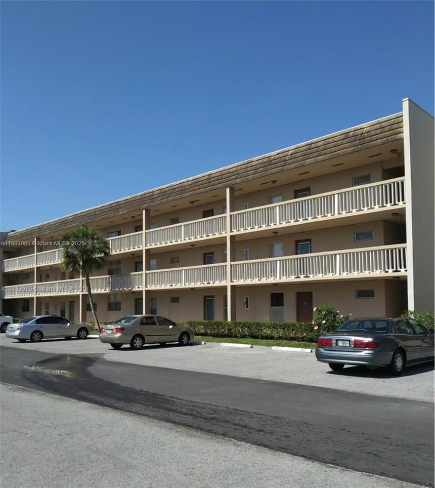 Outstanding Unit in Bermuda Club 1 bedroom & 1 bathroom, newer appliances and tile in living and bedroom. 55 + community. The community is equipped with a clubhouse, 4 pools, 2 tennis courts, shuffleboard, putting green, pool tables, ping pong tables, along with several other amenities. Bermuda Club is conveniently located close to several golf courses, 20 minutes from Sawgrass Mills Shopping Outlet Mall, 25 minutes from the beach, 20 minutes from the Fort Lauderdale airport, and 5 minutes from Florida's turnpike.