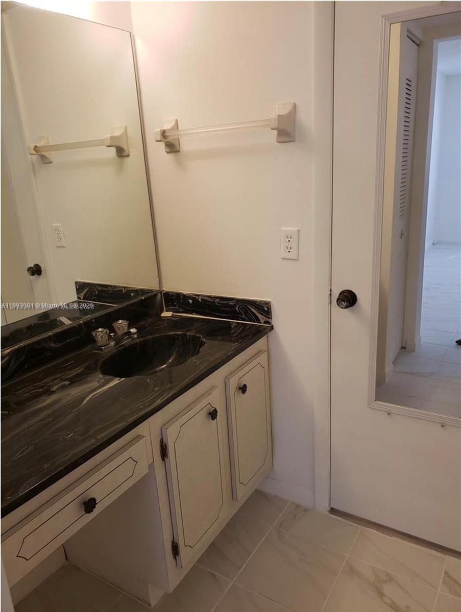BERMUDA CLUB FOUR CONDO - Residential
