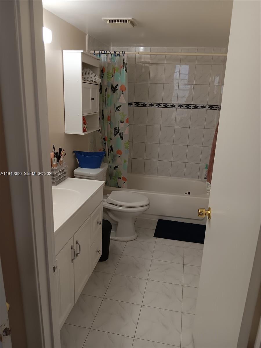 GOLFVIEW CL FONTAINEBLEAU - Residential Lease