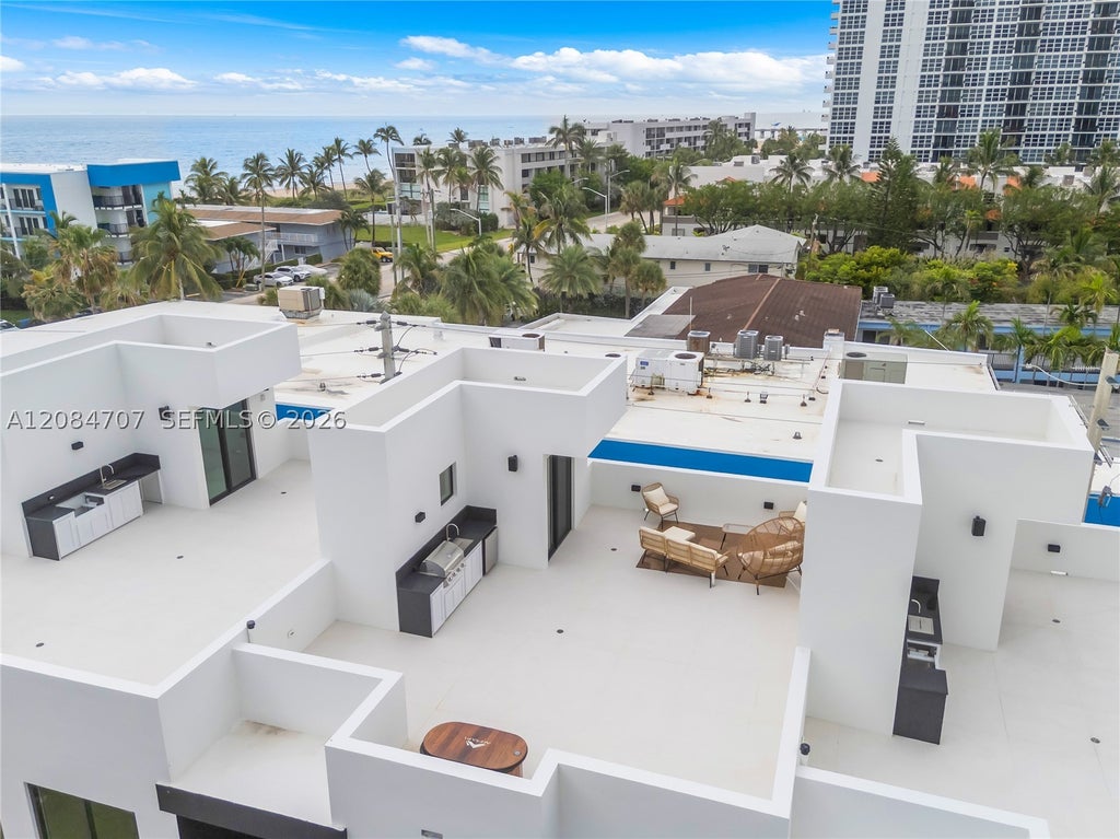 Photo of 3226 NE 7th St, Pompano Beach, FL 33062 (MLS # A12084707)