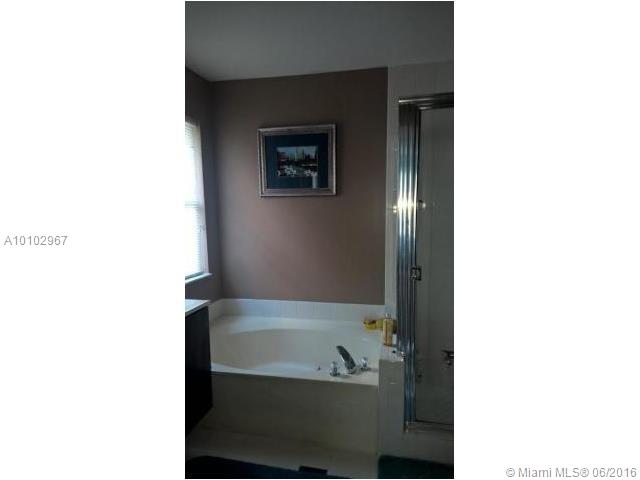 HILLSBORO COUNTRY CLUB PL - Residential