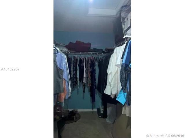 HILLSBORO COUNTRY CLUB PL - Residential