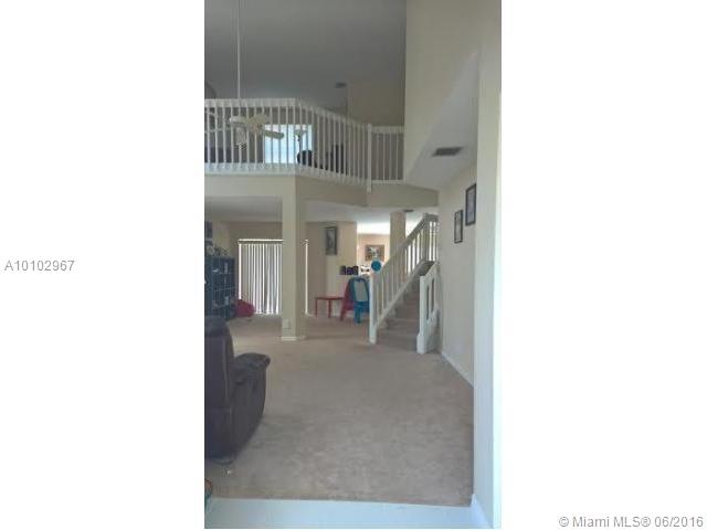 HILLSBORO COUNTRY CLUB PL - Residential