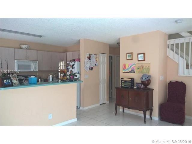 HILLSBORO COUNTRY CLUB PL - Residential