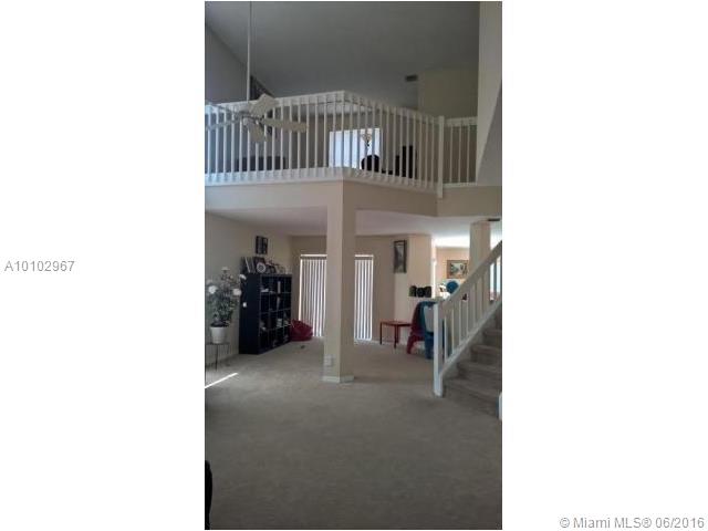 HILLSBORO COUNTRY CLUB PL - Residential