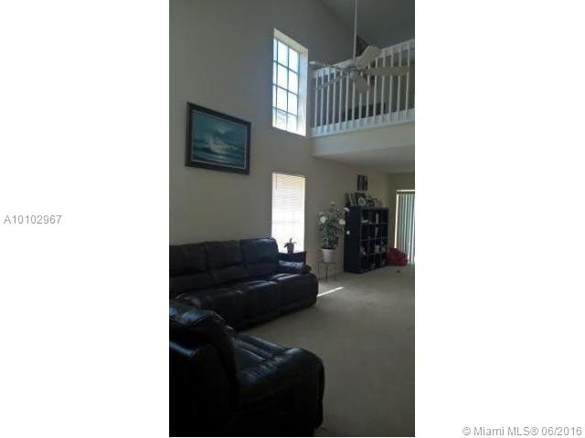 HILLSBORO COUNTRY CLUB PL - Residential