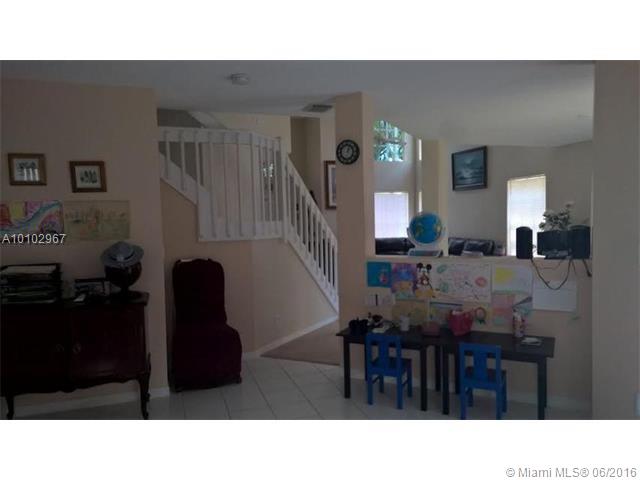 HILLSBORO COUNTRY CLUB PL - Residential