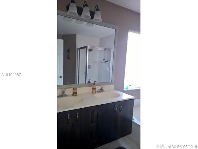 HILLSBORO COUNTRY CLUB PL - Residential