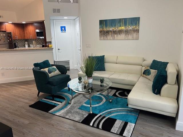 ISLES AT LAGO MAR CONDO - Residential Lease