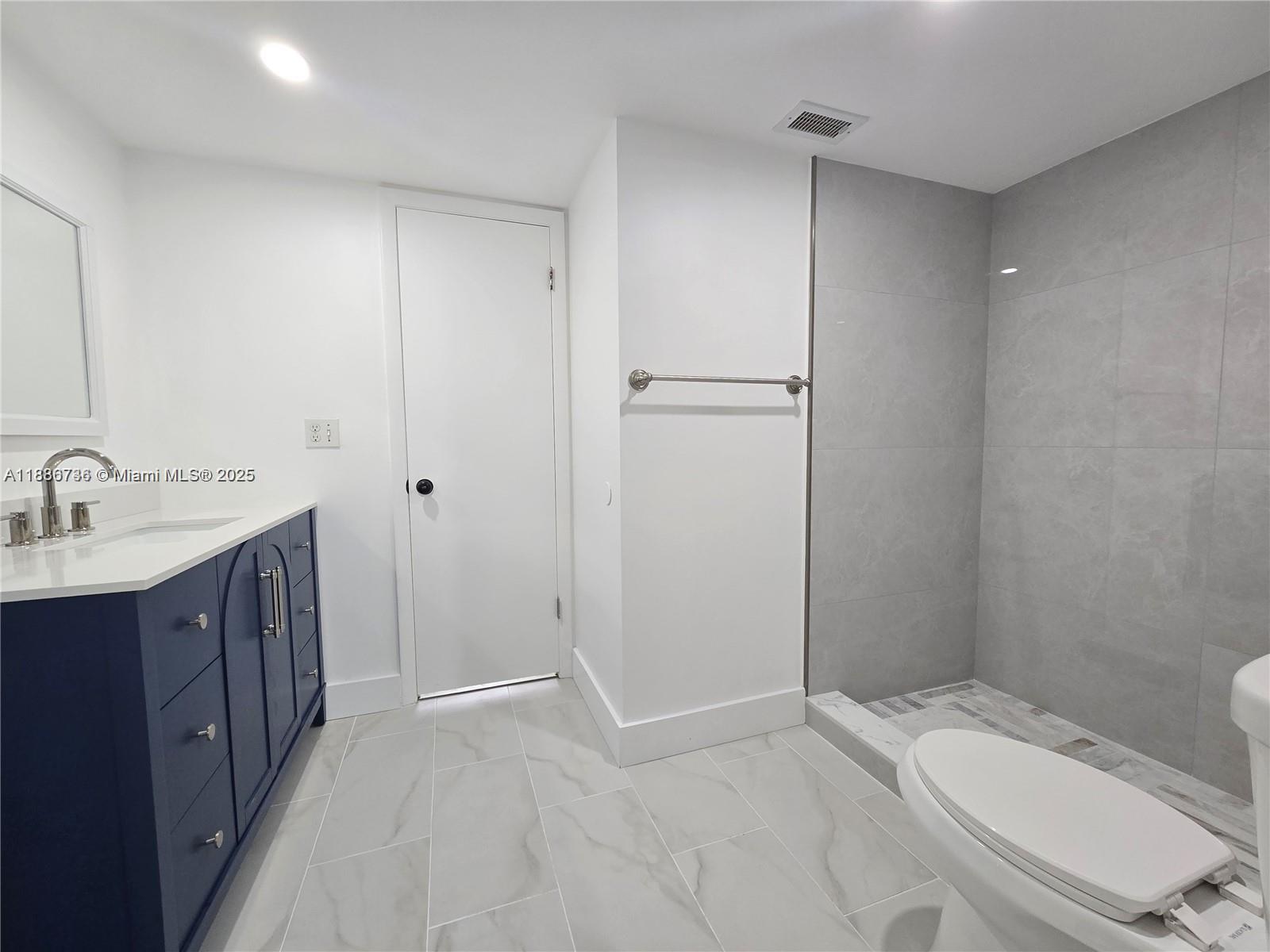 LAKEVIEW CLUB CONDO - Residential
