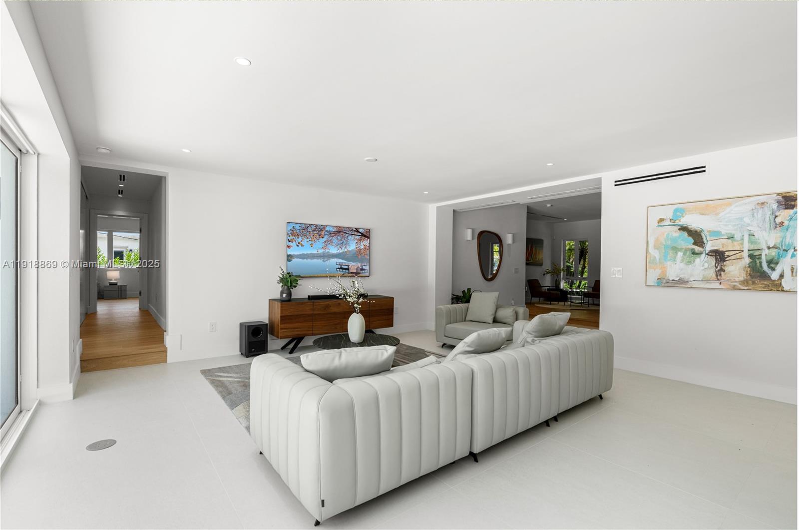 BEVERLY GLEN - Residential