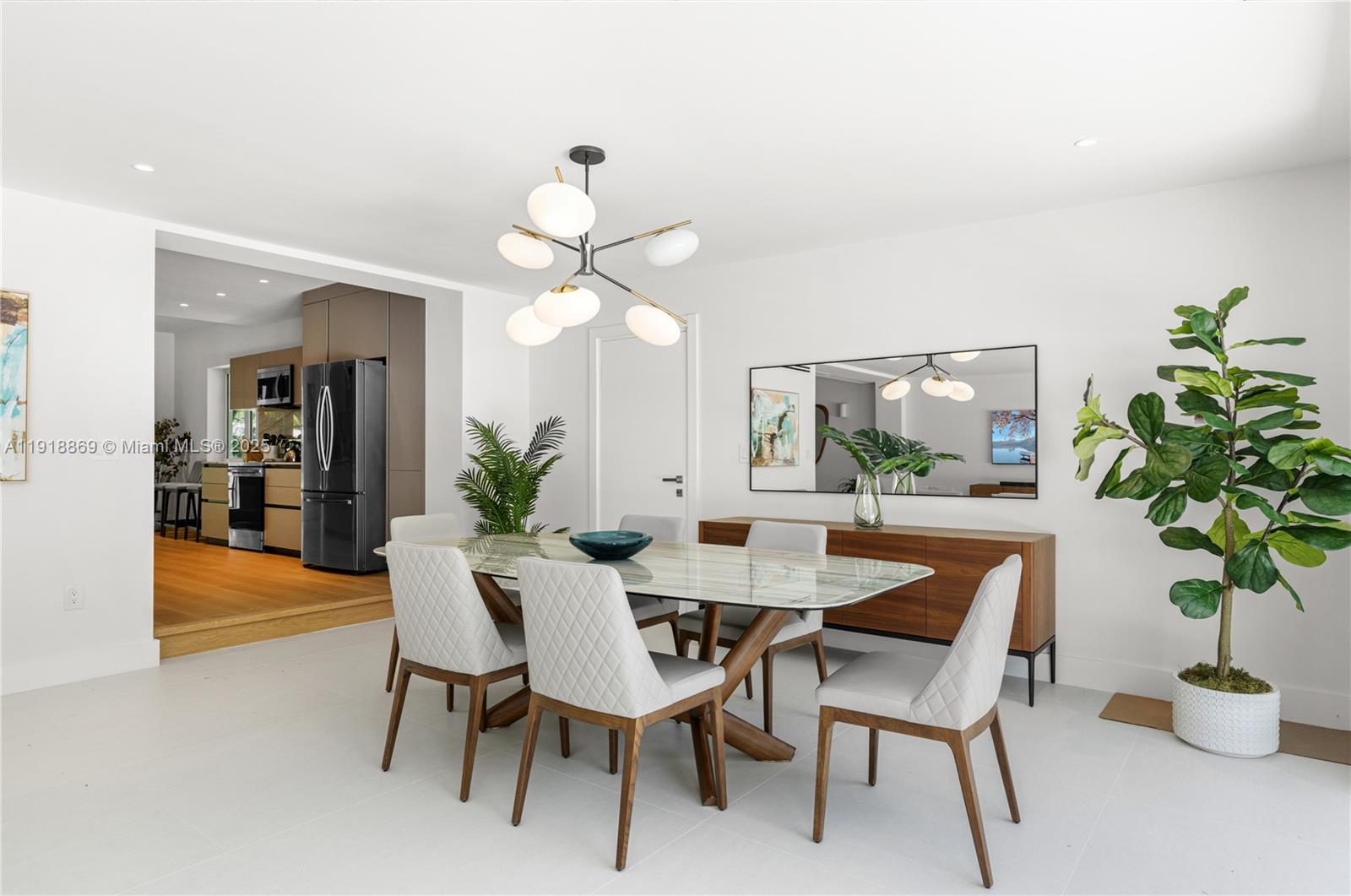 BEVERLY GLEN - Residential