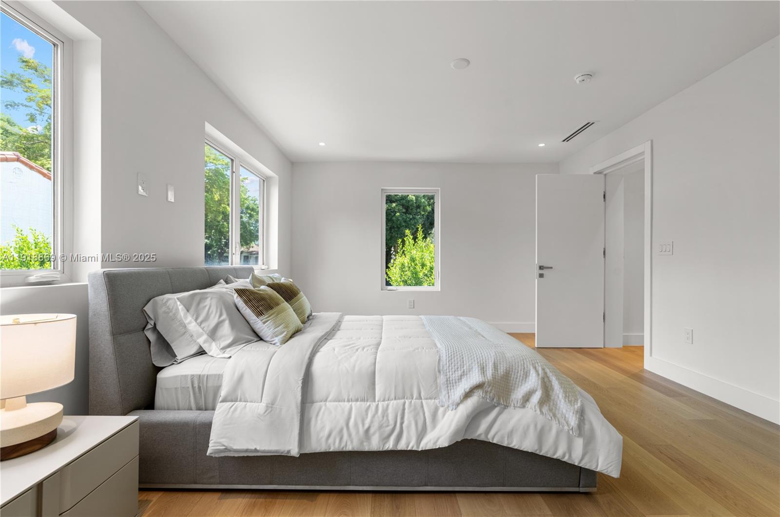 BEVERLY GLEN - Residential