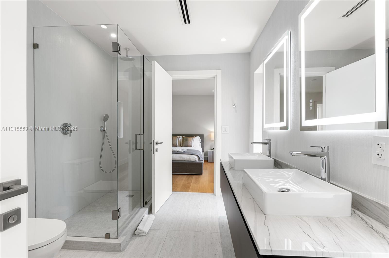 BEVERLY GLEN - Residential