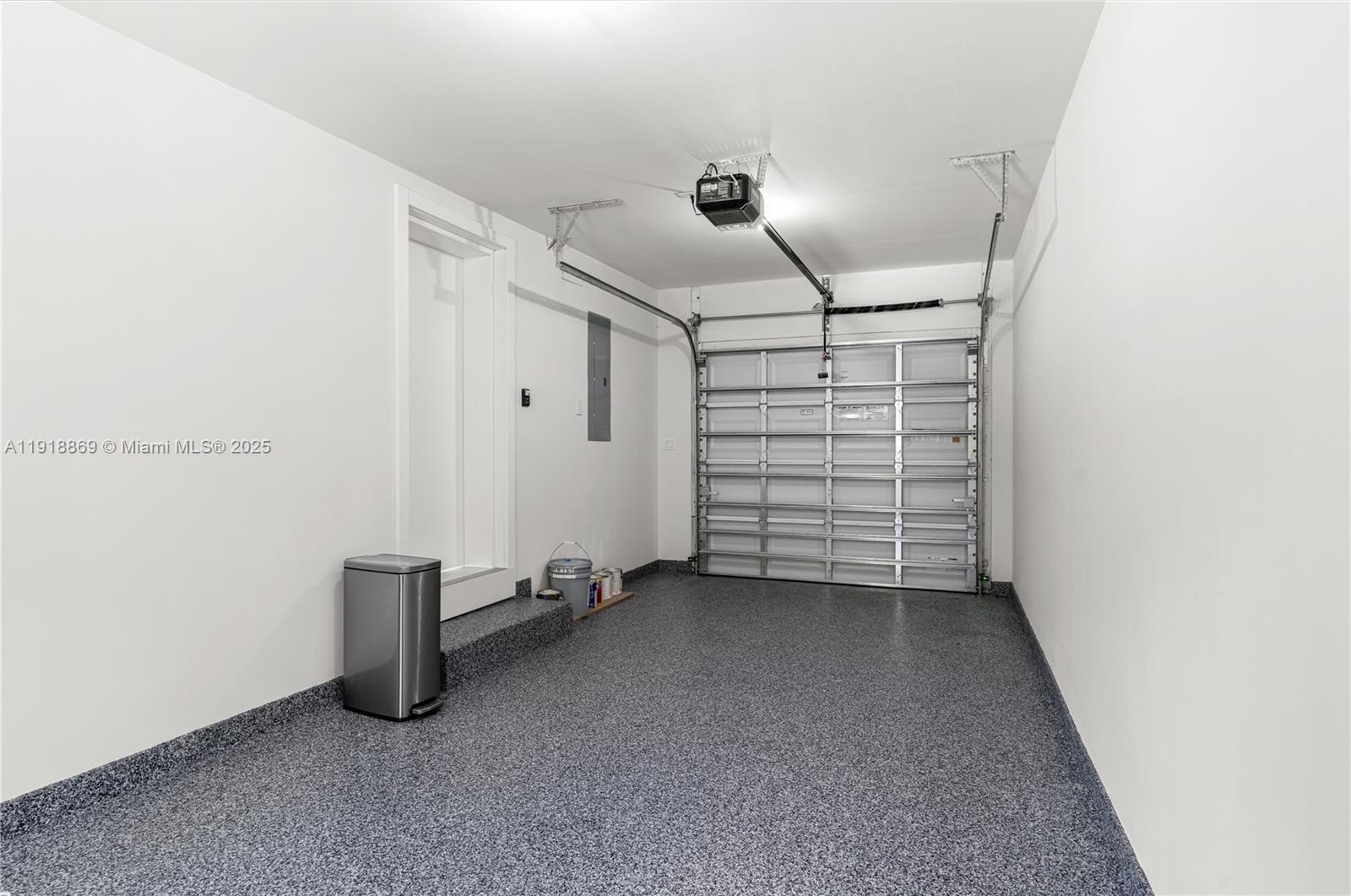 BEVERLY GLEN - Residential