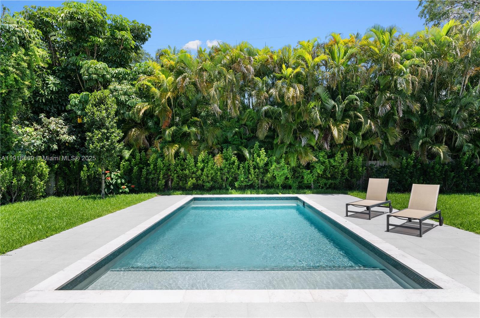 BEVERLY GLEN - Residential